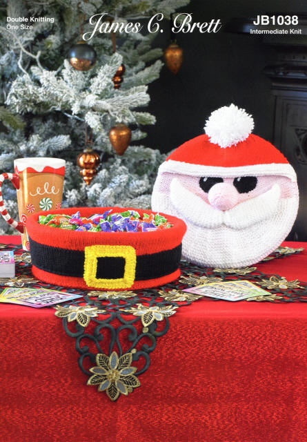 Knitted Christmas Round Wreath and Knitted Paper Chain. Pattern uses Red, White and Green colours.